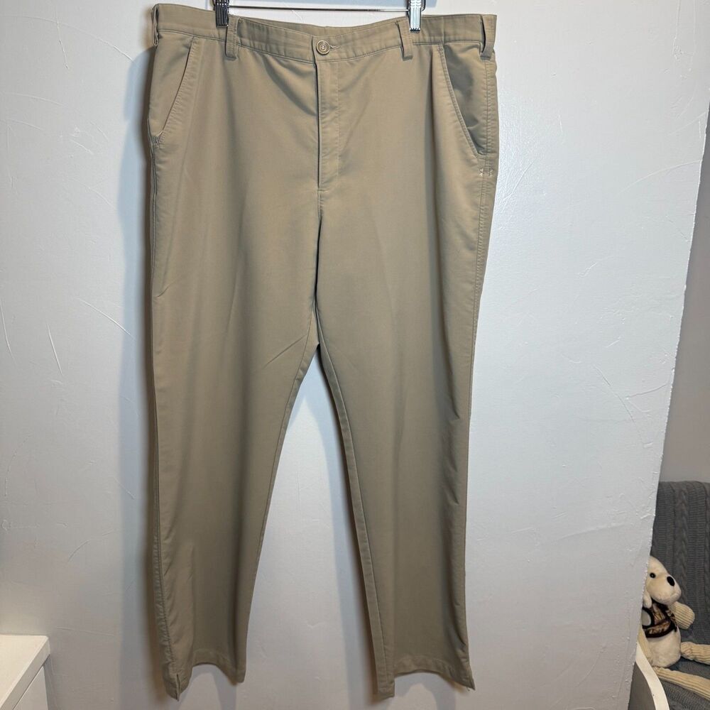 Under Armour Men's Khaki Performance Pants Size 40x32 Golf Outdoor *SPOTS*